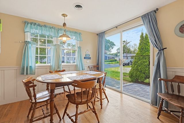 10 Holiday Ln, Dennis, MA 02639