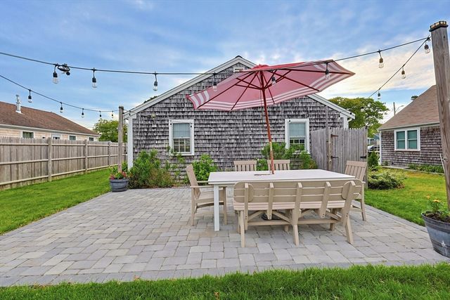 10 Holiday Ln, Dennis, MA 02639