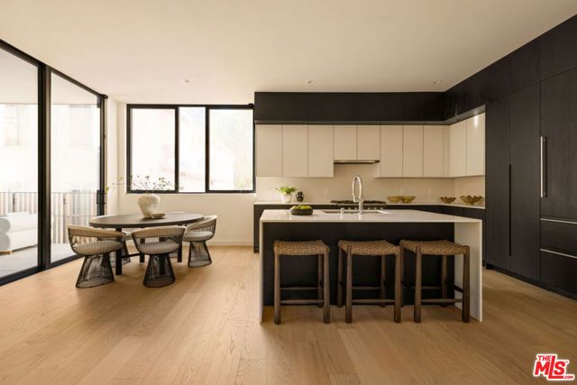 1264 N Harper Avenue 206, West Hollywood, CA 90046