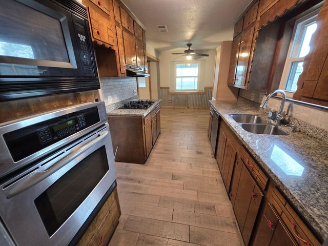 2714 Westfield Street, Alvin, TX 77511