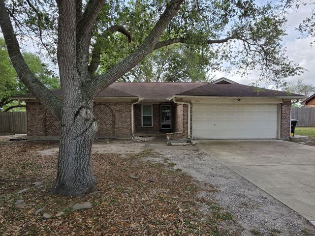 2714 Westfield Street, Alvin, TX 77511