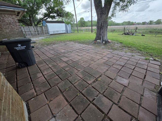 2714 Westfield Street, Alvin, TX 77511