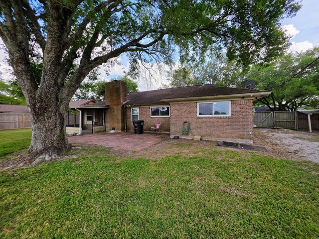2714 Westfield Street, Alvin, TX 77511
