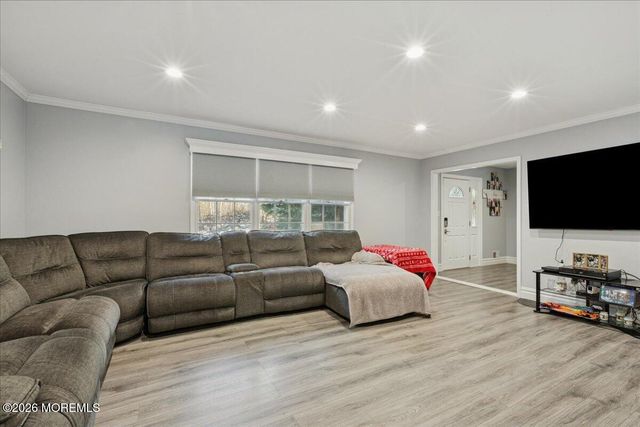 12 Southfork Drive, Jackson, NJ 08527