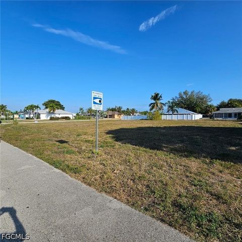 3807 SE 10th PL, Cape Coral, FL 33904