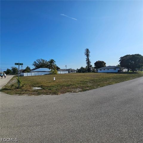 3807 SE 10th PL, Cape Coral, FL 33904