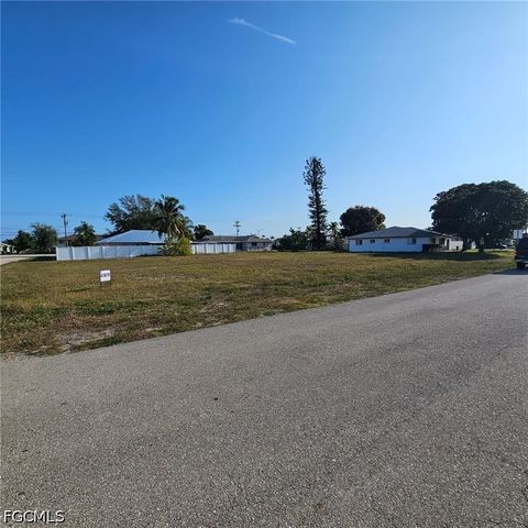 3807 SE 10th PL, Cape Coral, FL 33904