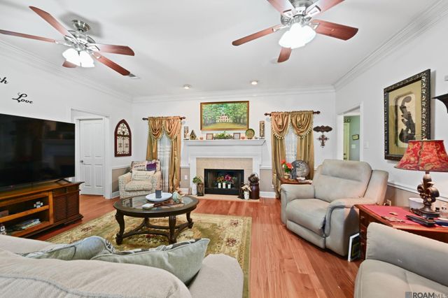 1509 Weeping Willow Dr, Denham Springs, LA 70726