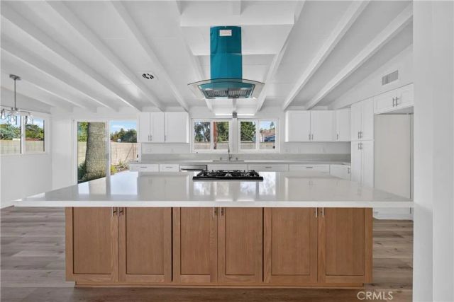 2381 W Transit, Anaheim, CA 92804