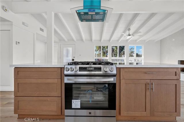 2381 W Transit, Anaheim, CA 92804