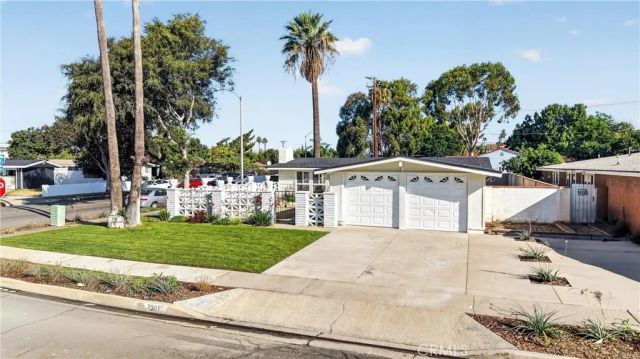 2381 W Transit, Anaheim, CA 92804