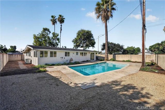2381 W Transit, Anaheim, CA 92804