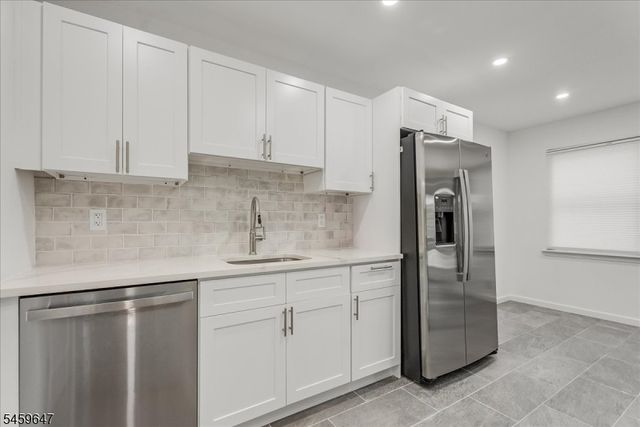 131 Beverly Hill Ter C, Woodbridge Twp., NJ 07095