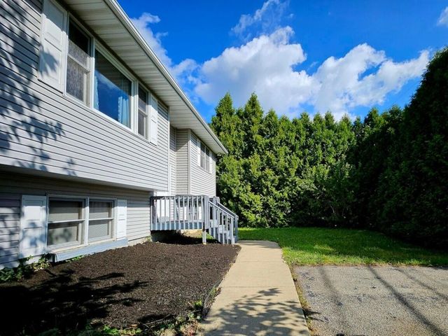 647 N Calumet Road, Chesterton, IN 46304