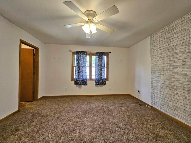 647 N Calumet Road, Chesterton, IN 46304