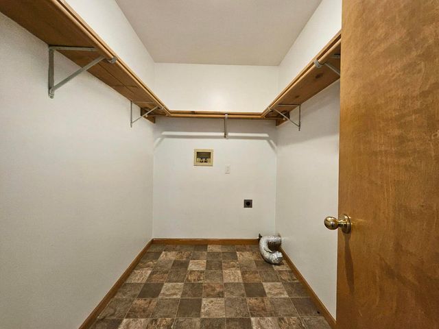 647 N Calumet Road, Chesterton, IN 46304