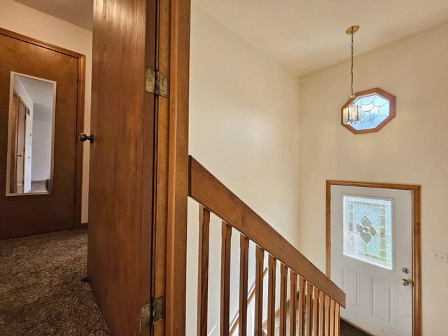 647 N Calumet Road, Chesterton, IN 46304