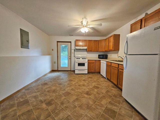 647 N Calumet Road, Chesterton, IN 46304