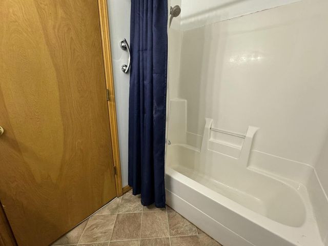 647 N Calumet Road, Chesterton, IN 46304