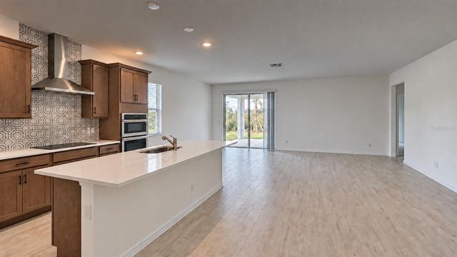 1909 GREENBOROUGH LOOP, Deland, FL 32724
