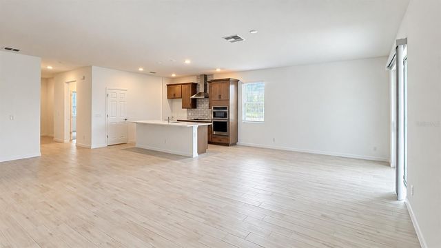 1909 GREENBOROUGH LOOP, Deland, FL 32724