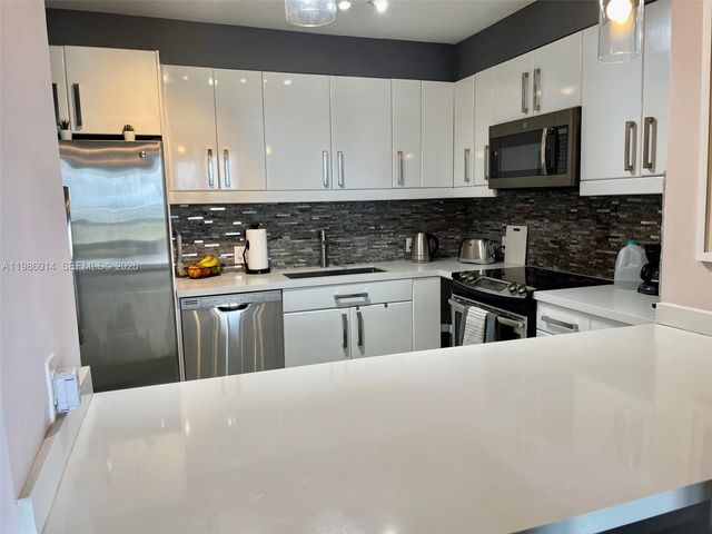 20281 E Country Club Dr 2405, Aventura, FL 33180