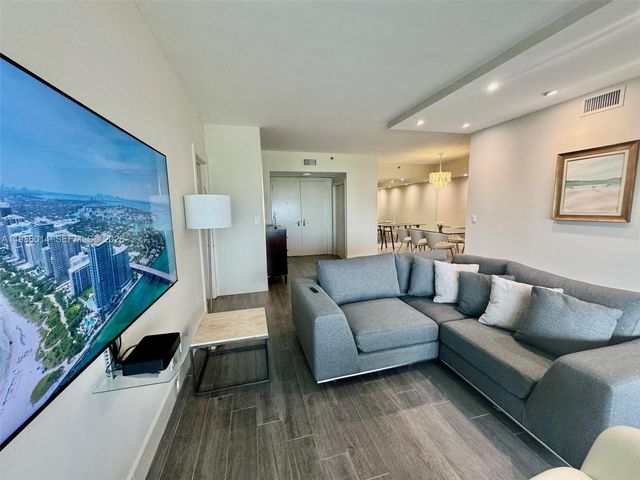 20281 E Country Club Dr 2405, Aventura, FL 33180