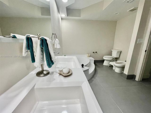 20281 E Country Club Dr 2405, Aventura, FL 33180