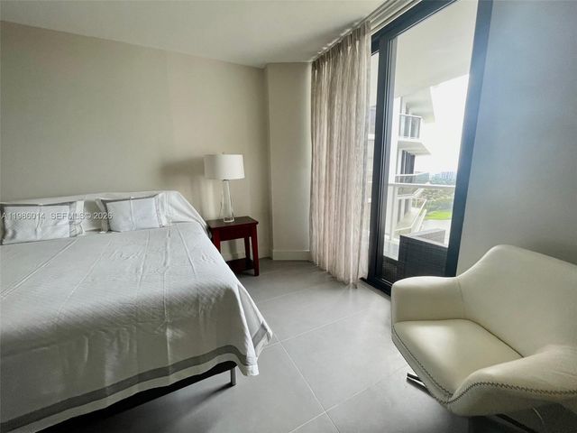 20281 E Country Club Dr 2405, Aventura, FL 33180