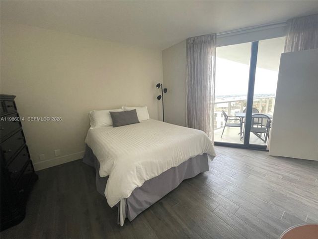 20281 E Country Club Dr 2405, Aventura, FL 33180