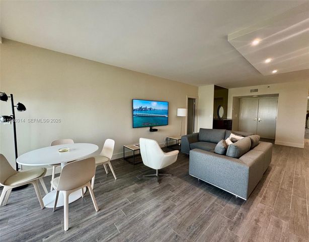 20281 E Country Club Dr 2405, Aventura, FL 33180