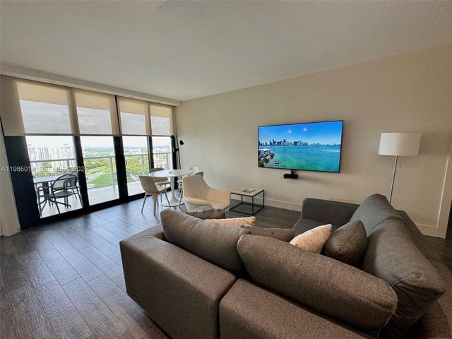 20281 E Country Club Dr 2405, Aventura, FL 33180