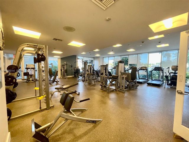 20281 E Country Club Dr 2405, Aventura, FL 33180