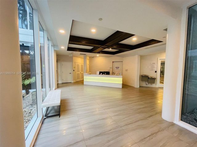 20281 E Country Club Dr 2405, Aventura, FL 33180