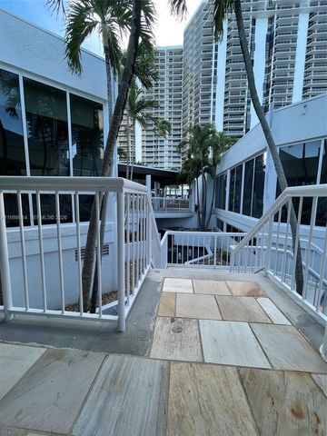 20281 E Country Club Dr 2405, Aventura, FL 33180