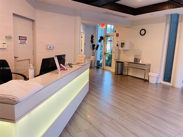 20281 E Country Club Dr 2405, Aventura, FL 33180