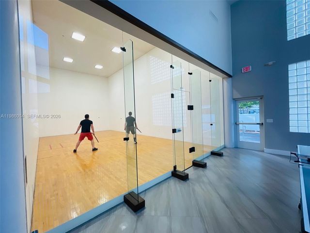 20281 E Country Club Dr 2405, Aventura, FL 33180