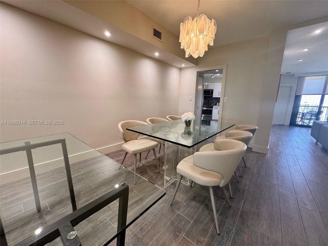 20281 E Country Club Dr 2405, Aventura, FL 33180