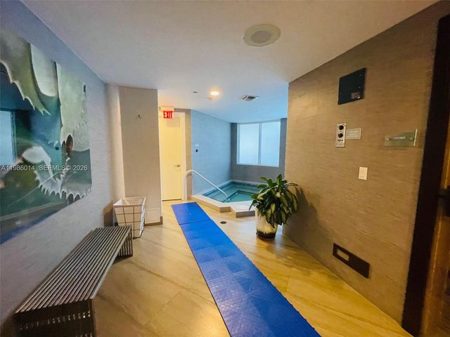 20281 E Country Club Dr 2405, Aventura, FL 33180