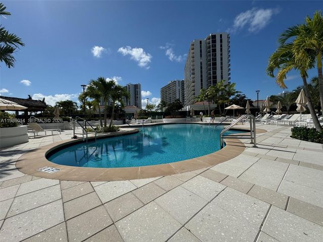 20281 E Country Club Dr 2405, Aventura, FL 33180