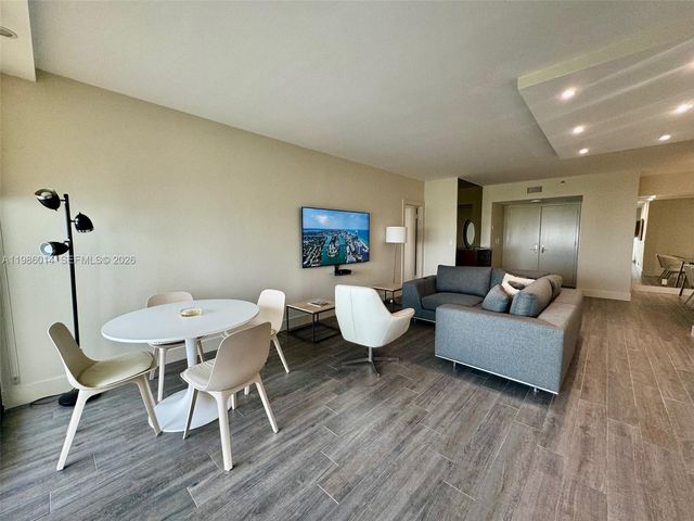 20281 E Country Club Dr 2405, Aventura, FL 33180