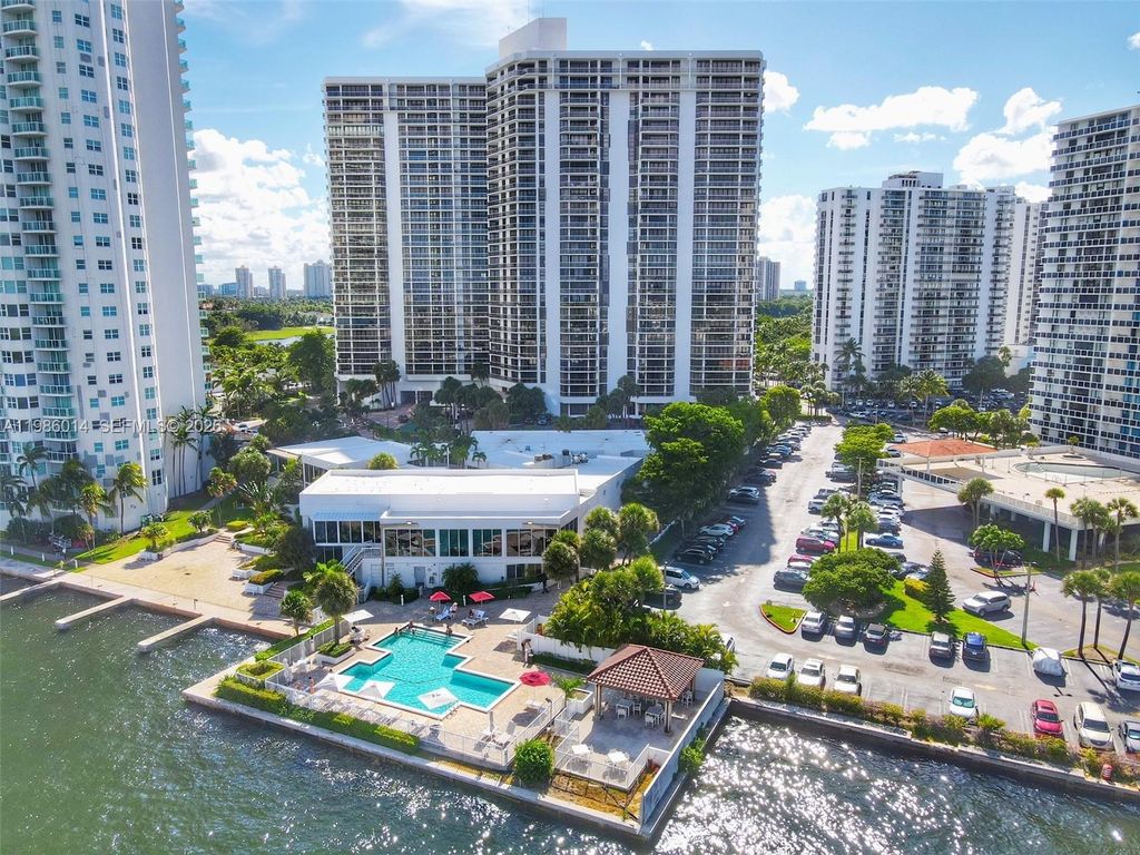 20281 E Country Club Dr 2405, Aventura, FL 33180