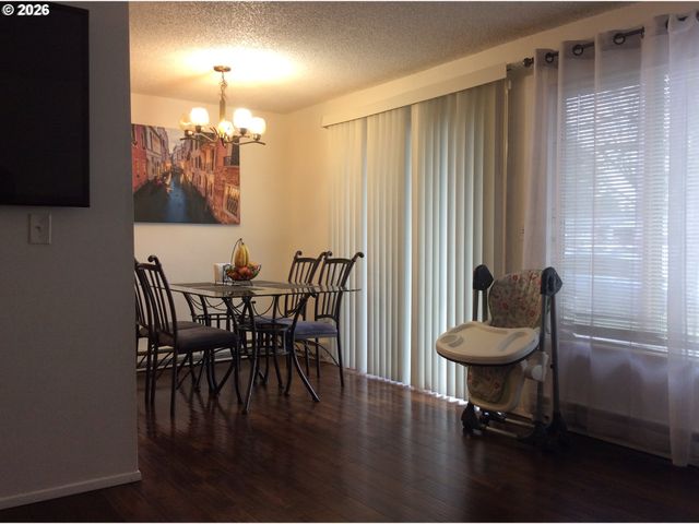 933 Se RENE Ave, Gresham, OR 97080
