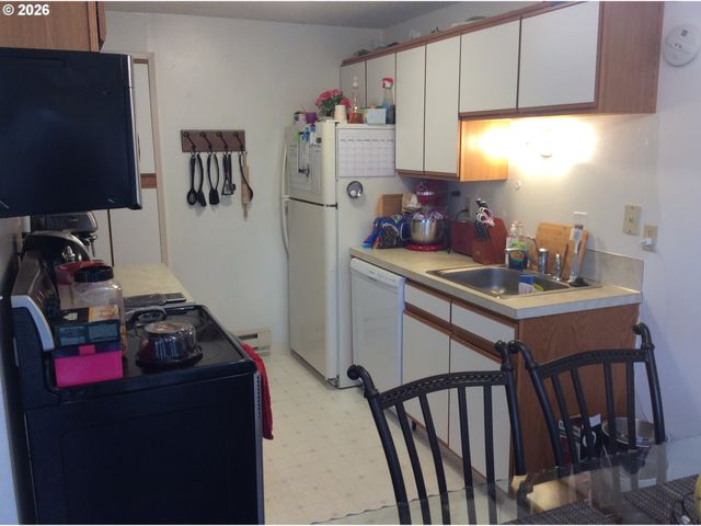 933 Se RENE Ave, Gresham, OR 97080