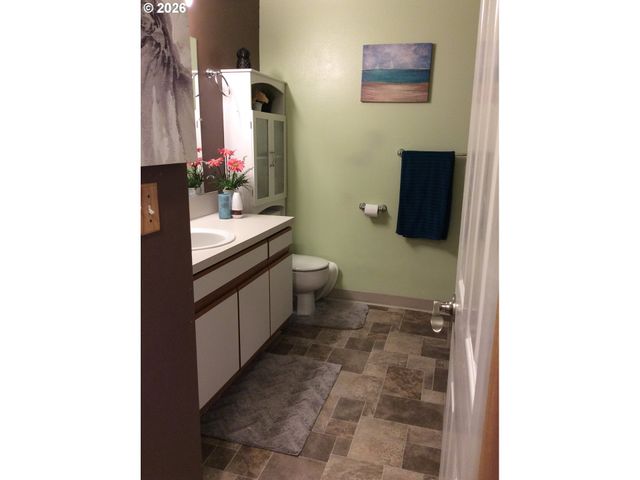 933 Se RENE Ave, Gresham, OR 97080