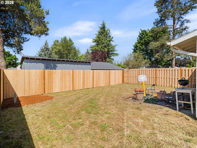 933 Se RENE Ave, Gresham, OR 97080