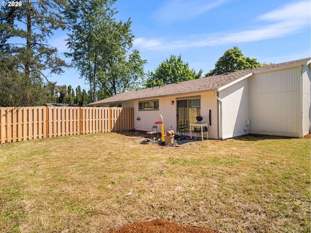 933 Se RENE Ave, Gresham, OR 97080