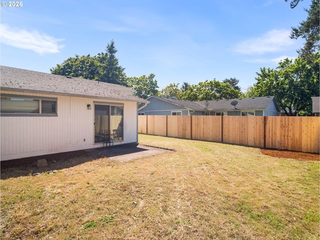 933 Se RENE Ave, Gresham, OR 97080