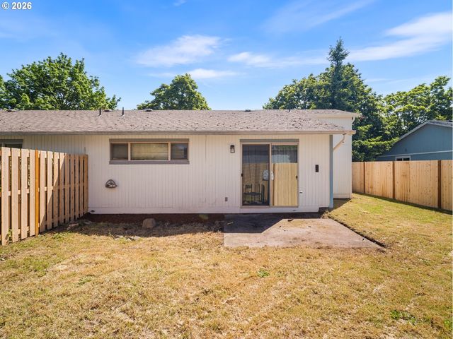933 Se RENE Ave, Gresham, OR 97080