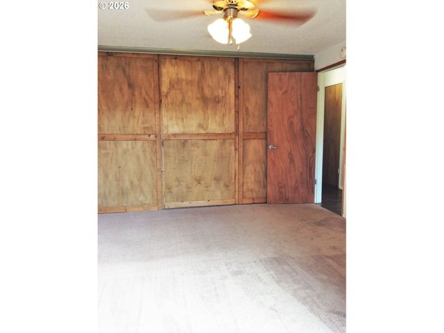 933 Se RENE Ave, Gresham, OR 97080